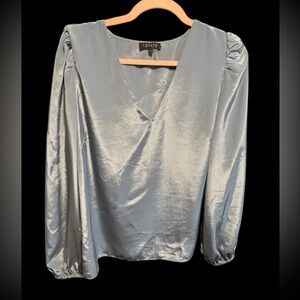 🎁 1. State Blouse